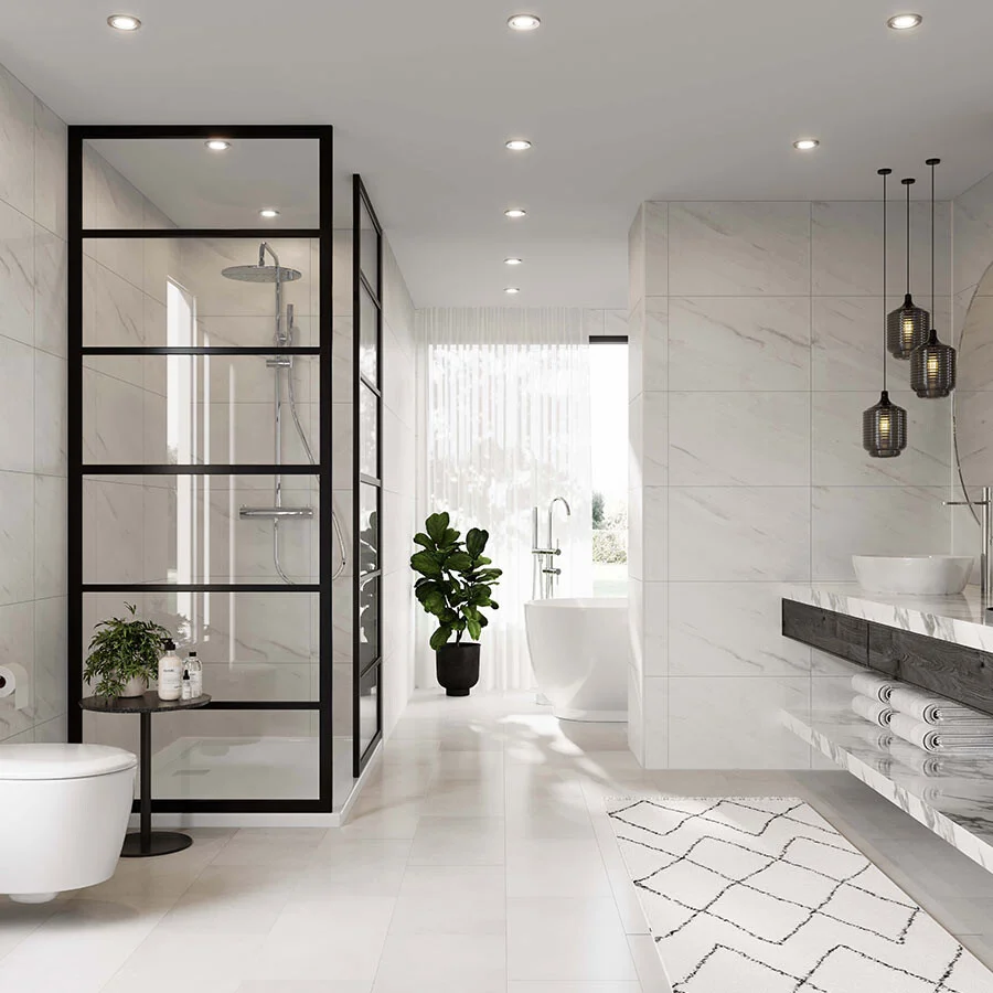 Gerenoveerde badkamer met inloopdouche en hangend toilet